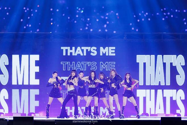 이즈나 '무대는 강렬하게'[★포토]