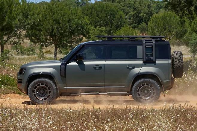 랜드로버 디펜더 옥타