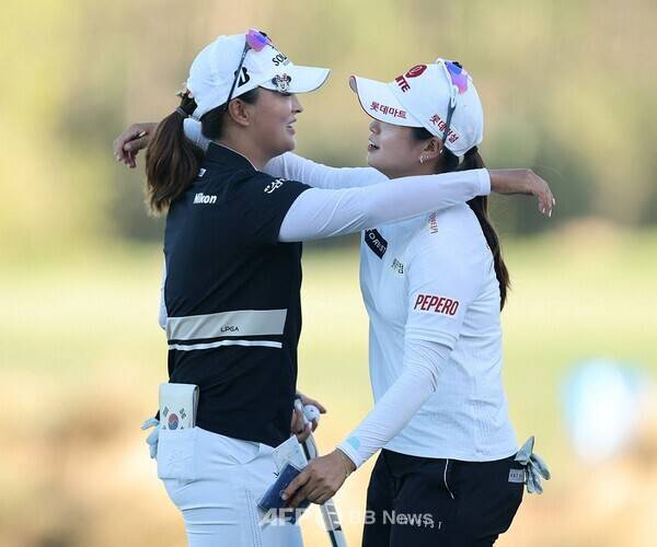 미국여자프로골프(LPGA) 투어 2024시즌 최종전 CME그룹 투어 챔피언십에 출전한 최혜진, 고진영 프로가 2라운드에서 경기를 끝낸 모습이다. 사진제공=ⓒAFPBBNews = News1