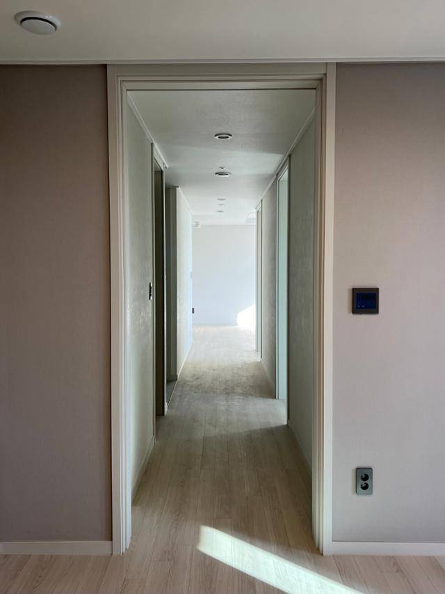 청계SK뷰 59㎡C형은 서울에서 이 정도 크기 아파트에서는 보기 어려운 판상형 4베이 구조를 채택해 빛이 잘 들어온다. 김민호 기자