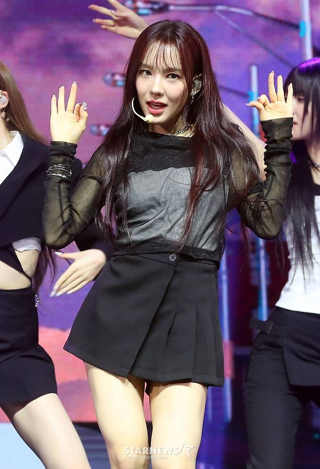 이즈나 유사랑 '카리스마'[★포토]