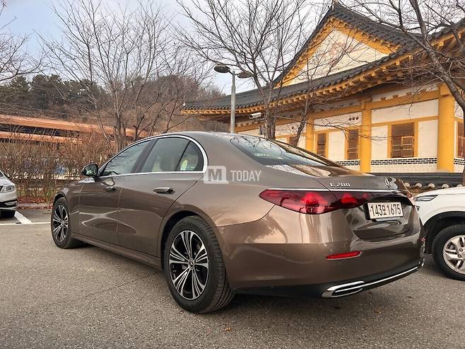 사진 : 벤츠 E200 아방가르드