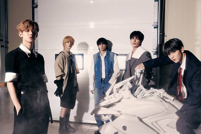 투모로우바이투게더. 빅히트 뮤직