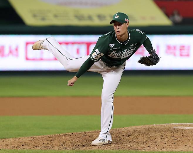 ▲ 박성빈은 올해 2군에서 뛰어난 성적으로 큰 주목을 받았고 1군 데뷔도 무난하게 마치며 향후 큰 기대감을 보으고 있다 ⓒ연합뉴스