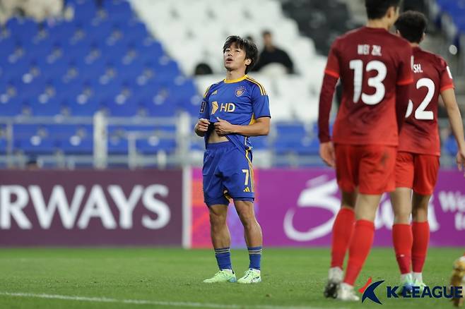 아쉬워하는 고승범. /사진=한국프로축구연맹 제공