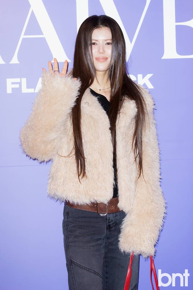 레이브(RAIVE) 한남 팝업스토어 / 가수 올리비아 마쉬