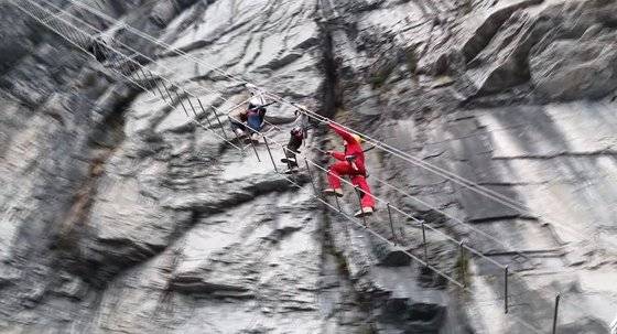 중국 장가계 치싱산의 등반 프로그램. 사진 인터넷 캡처