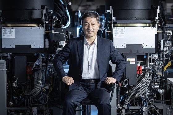 김정웅 서플러스글로벌 대표가 경기 용인에 있는 서플러스글로벌 본사에서 중앙일보와 인터뷰하고 있다. 전민규 기자