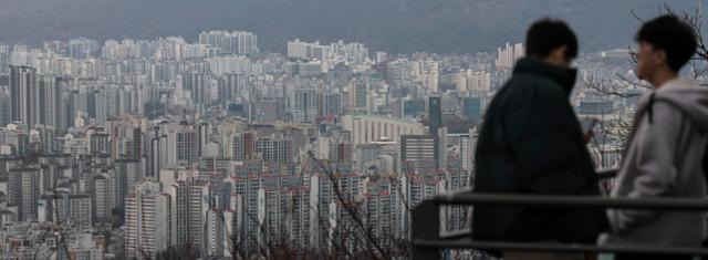 26일 서울 중구 남산에서 바라본 아파트 단지. 뉴시스