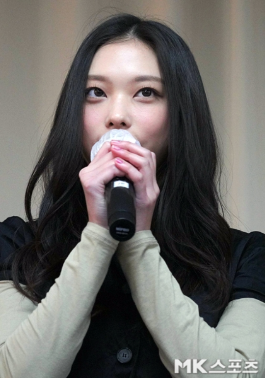 뉴진스가 소속사 어도어와의 전속계약 해지를 선언하며 K-팝 업계가 긴장감에 휩싸였다.사진=사진공동취재단