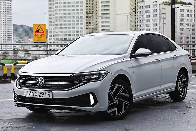 폭스바겐 제타 1.5 TSI. 사진 김학수 기자