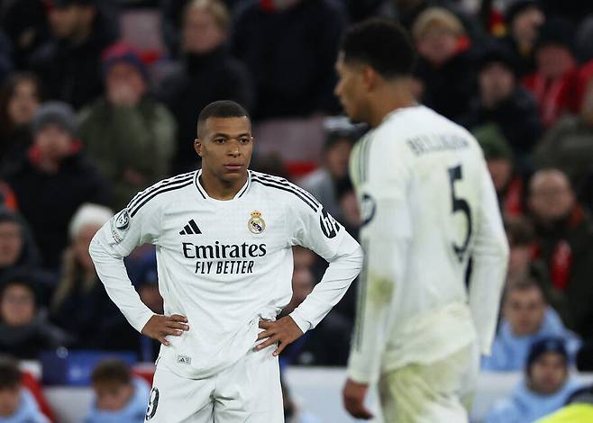 ▲ 레알 마드리드의 킬러 킬리안 음바페는 리버풀전에서 페널티킥을 실축하며 팀 패배를 막지 못했다. ⓒ연합뉴스/REUTERS