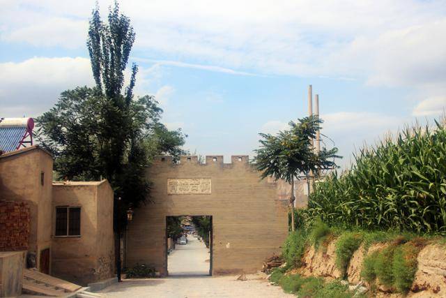 위중의 청성고진 성문. ⓒ최종명