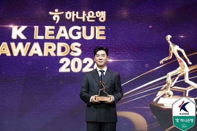 강원 FC 윤정환 감독. 사진=한국프로축구연맹