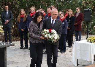 카우라 수용소 일본군 집단 탈출사건 80주년을 맞아 열린 추도식. 일본 외무성