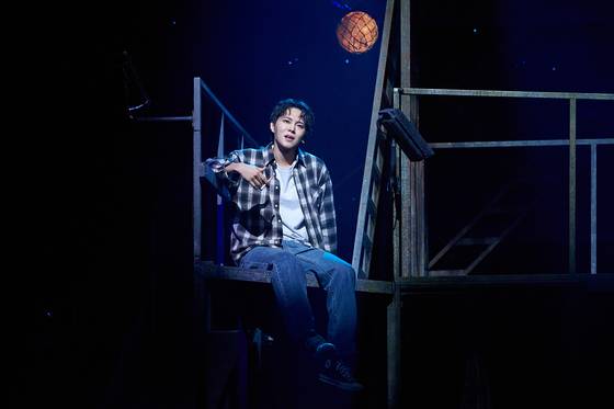 볼거리보다 내면을 비추는 위로의 뮤지컬 ‘틱틱붐’. [사진 신시컴퍼니]