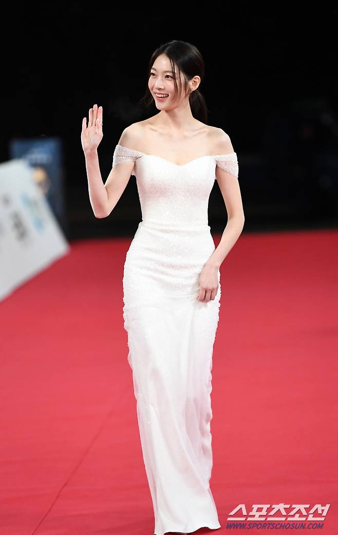 제45회 청룡영화상 시상식이 29일 여의도 KBS홀에서 열렸다. 공승연이 레드카펫을 빛내고 있다. 정재근 기자 cjg@sportschosun.com/2024.11.29/