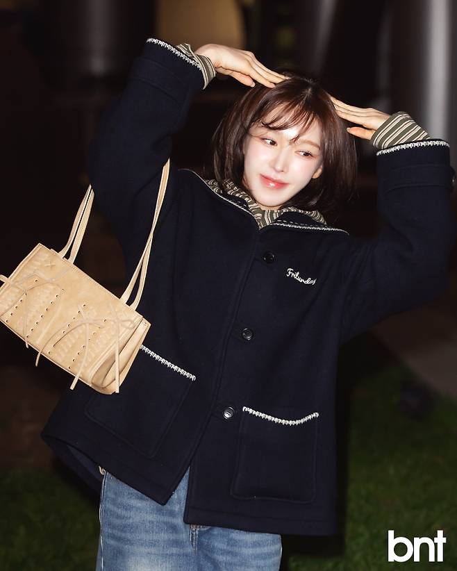 강아지귀 포즈에 이어