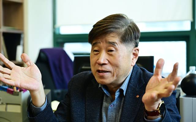 김경원 세종대 경영경제대학장이 지난 27일 국민일보와 인터뷰하고 있다. 김지훈 기자