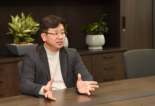 강진모 아이티센그룹 총괄회장