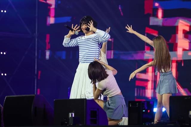 김도영이 KIA V12 타이거즈 페스타에서 열창하고 있다. 사진=KIA 제공