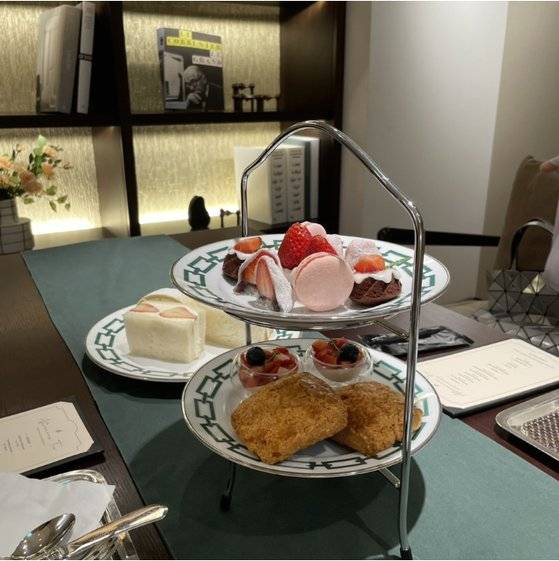 신세계강남 어퍼하우스에서 제공되는 애프터눈 티세트.