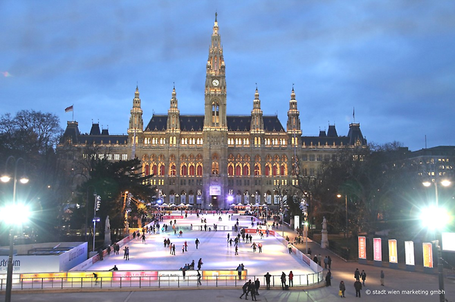 오스트리아의 빈 시청 스케이트장 / 사진= 비엔나 아이스 드림 페이스북