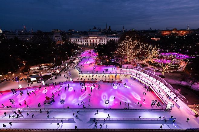 오스트리아의 빈 시청 스케이트장 / 사진= 비엔나 아이스 드림 페이스북