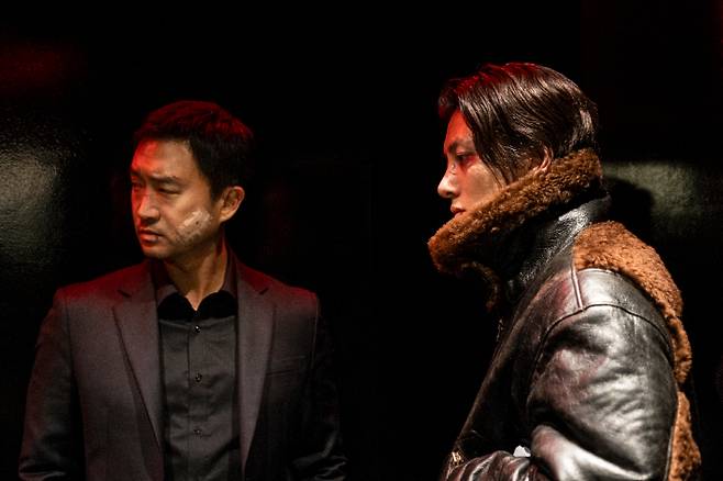 디즈니플러스(+) 시리즈 '강남 비-사이드'는 강남에서 사라진 클럽 에이스 김재희(김형서)를 찾는 형사 강동우(조우진)와 검사 민서진(하윤경), 브로커 윤길호(지창욱)가 함께 펼치는 추격 범죄 드라마다. 월트디즈니 컴퍼니 코리아 제공