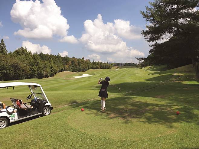 다카마츠에서 일본 소도시 골프투어의 진면목을 느낄 수 있다. 넓은 포용력을 지닌 다카가와 신고토나미GC