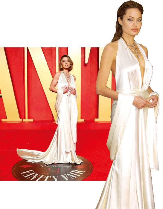 배우 시드니 스위니는 올해 아카데미 시상식에서 2004년 졸리가 입었던 드레스를 오마주했다.