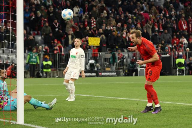 바이에른 뮌헨의 콤파니 감독은 2일 독일 매체 리가인사이더 등을 통해 "케인의 부상 복귀 시점은 말하기 어렵다. 하지만 올해 경기에 나설 가능성은 있다"고 전했다./게티이미지코리아