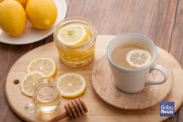 면역력이 약해 매년 겨울마다 감기에 걸리는 사람들이라면 레몬차를 자주 마시면 감기 예방에도 도움이 된다. ⓒ베이비뉴스