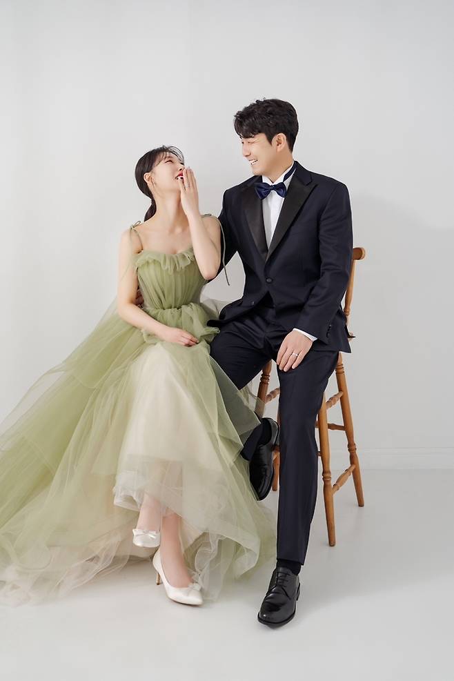 KT 투수 조이현이 7일 최예나 씨를 신부로 맞아 결혼식을 올린다. 사진 | KT 위즈