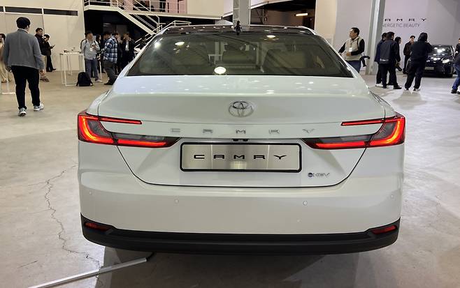 2025 캠리 리어 뷰