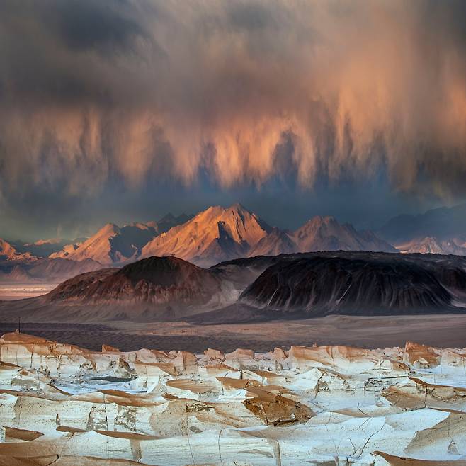 부석밭(Pumice Field) /이그내시오 팰러시어스/2024 International Landscape Photographer of the Year