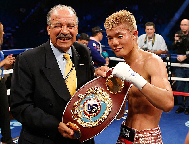 가메다 도모키(오른쪽)는 2013~2015년 WBO 세계복싱기구 밴텀급 챔피언이다. 사진=Getty Images=연합뉴스 제공