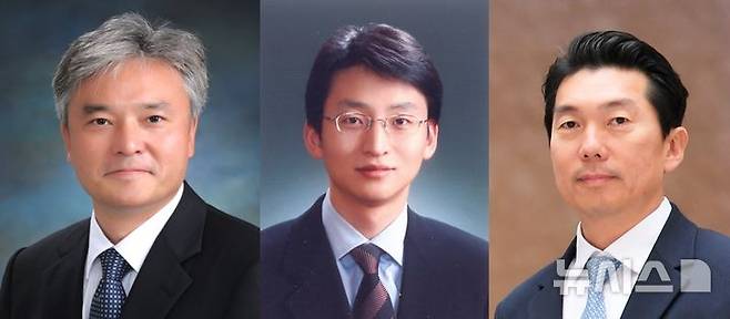 [제주=뉴시스] 제주지방변호사회 '2024년 법관평가'에 선정된 우수·친절 법관. 왼쪽부터 제주지법 고진흥 부장판사, 광주고법 제주재판부 이재신 부장판사, 제주지법 홍은표 부장판사. (사진=제주지방법원 제공) 2024.12.06. photo@newsis.com