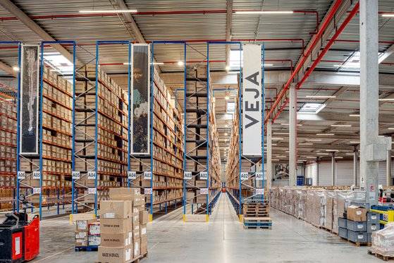 베자와 같은 기업들이 로긴스에 입주해 노동자에게 실효성 있는 자립 뒷받침이 되어준다. 사진 베자