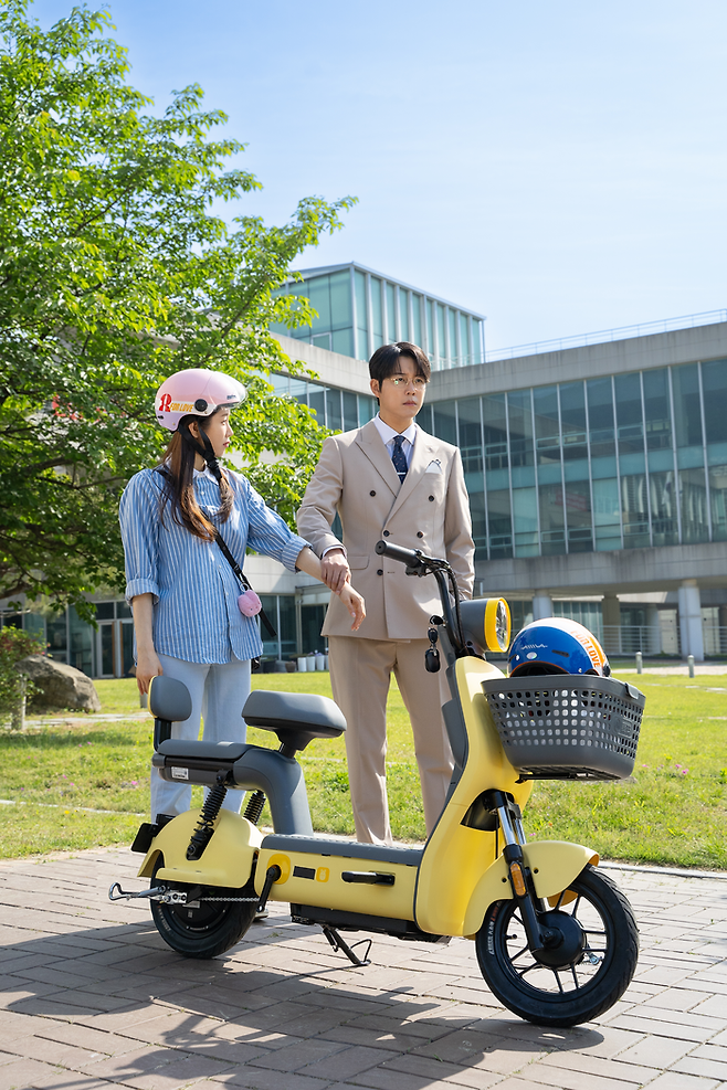 숏폼 드라마  ‘초고속 결혼 후 열애중’의 주인공 수영과 일우. 코탑미디어