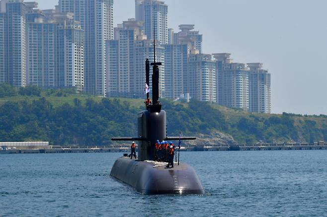 <yonhap photo-2700=""> 3000t급 잠수함 안무함(장보고-Ⅲ) 훈련 공개. 해군 제공</yonhap>