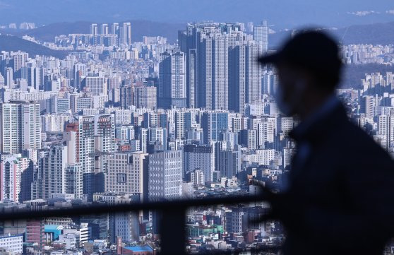 서울 남산에서 바라본 아파트 단지. 2024.12.8/뉴스1