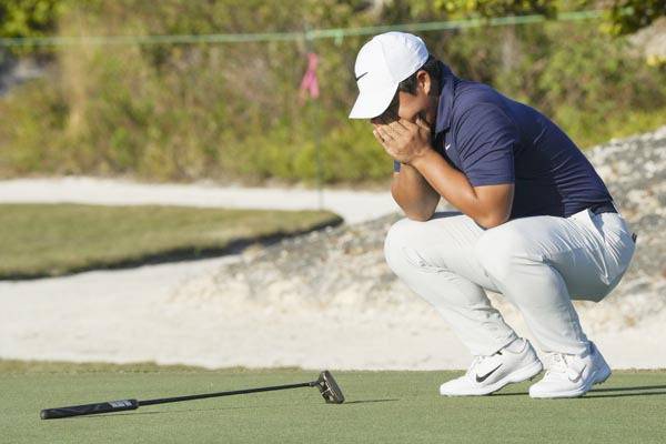 김주형이 9일(한국시간) 바하마 올버니 골프 코스에서 열린 미국프로골프 투어 이벤트 대회 히어로 월드 챌린지 최종 라운드 11번 홀에서 퍼트를 한 뒤 아쉬워하고 있다. AP 연합뉴스
