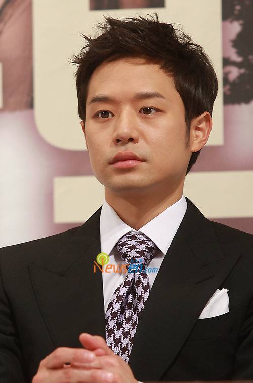 가족처럼 의지한 매니저에게 수십억원의 사기 피해를 당한 배우 천정명(뉴스엔DB)