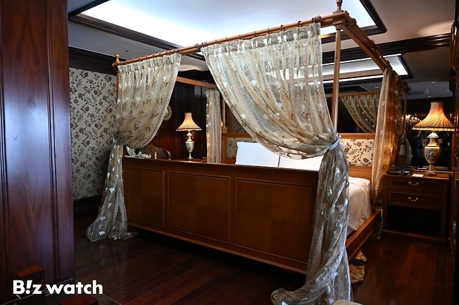 10일 그랜드 머큐어 임피리얼 팰리스 서울 강남이 새단장을 마치고 그랜드 오픈을 하고 있다. 사진은 로얄 스위트룸 모습./사진=이명근 기자 qwe123@