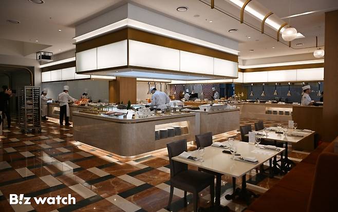 10일 그랜드 머큐어 임피리얼 팰리스 서울 강남이 새단장을 마치고 그랜드 오픈을 하고 있다. 사진은 뷔페식 식당 패밀리아 모습./사진=이명근 기자 qwe123@