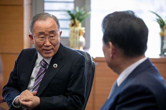 지난 2022년 반기문 전 UN 사무총장이 서울 종로구 통의동 당선인 집무실에서 열린 윤석열 대통령 당선인과 면담에서 발언을 하고 있다. [사진=국회사진취재단]