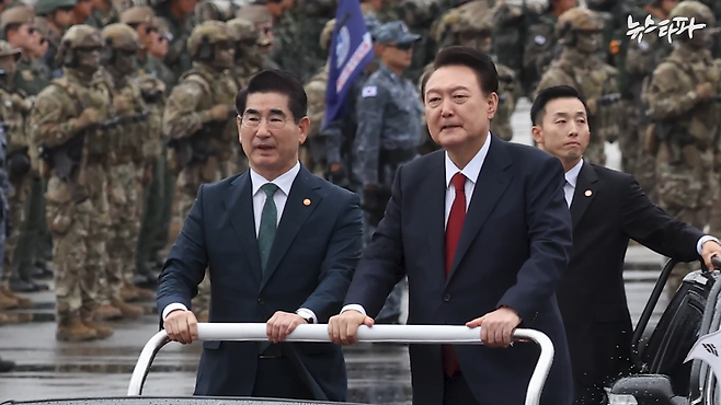 △ 뉴스타파 취재 결과, 윤석열 대통령은 법적 근거 없이 김용현 전 국방부 장관에게 계엄 상황의 지휘권한을 위임한 것으로 나타났다. 