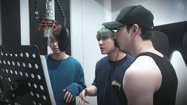 그룹 스트레이 키즈(Stray Kids)가 새 앨범 '合 (HOP)'(합 (합))을 통해 새로운 장르를 제시하고 '자체 프로듀싱 그룹'의 면모를 뽐낸다. JYP엔터테인먼트 제공