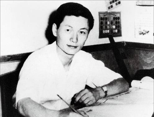 < 청년 신격호 > 도일(渡日) 후 사업 초기의 신격호 롯데 창업주.